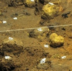 Под древним храмом в Мексике найдены сотни загадочных желтых сфер