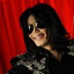 Тайна окружает внезапную смерть Майкла Джексона