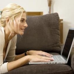 Технологически подкованные женщины предпочитают сексу интернет