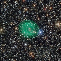 В космосе обнаружен странный зеленый пузырь