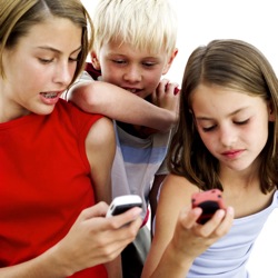 Должен ли ребенок иметь свой мобильный телефон? 