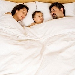 Сон с ребенком не вредит его социальным навыкам
