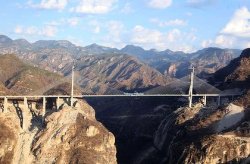 В Мексике построили самый высокий мост в мире