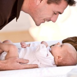 Отцовство снижает уровень тестостерона