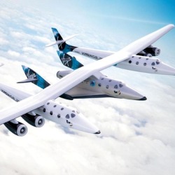 Самый большой самолет в мире отправит людей в космос