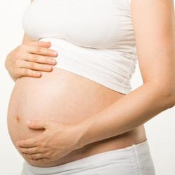 В теле матери на многие годы сохраняются клетки ребенка 