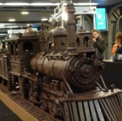 Шоколадный поезд длиной в 34 метра на выставке в Брюсселе