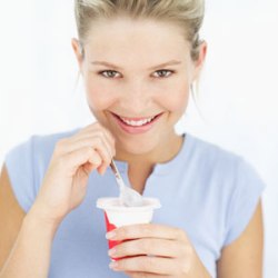Йогурт способствует похудению и большей привлекательности