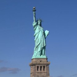 Статуя свободы закрывается на реконструкцию