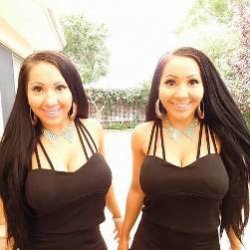 Самые идентичные сестры-близнецы в мире делят одного парня