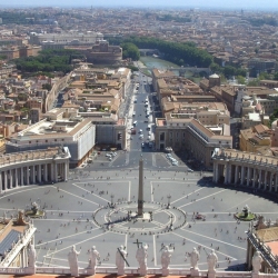 Резиденцией Папы Римского стал Ватикан  