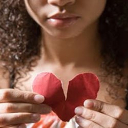 Почему у женщин чаще разбивается сердце?