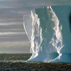 Таяние ледника в Западной Антарктиде повысит уровень моря больше, чем на 3 метра