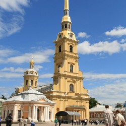 Основан Санкт-Петербург