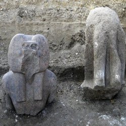 Кладбище древнеегипетских статуй 