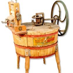 Запатентована первая в мире стиральная машина 