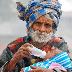 Индиец стал старейшим отцом в мире в 96 лет  
