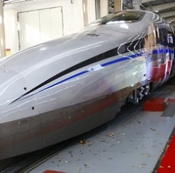 Китай испытал суперскоростной поезд, способный развивать скорость 500 км в час