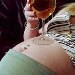 В Южной Африке введут запрет на продажу спиртного беременным