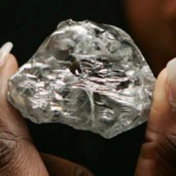 Загадочный камень из России содержит 30 000 алмазов
