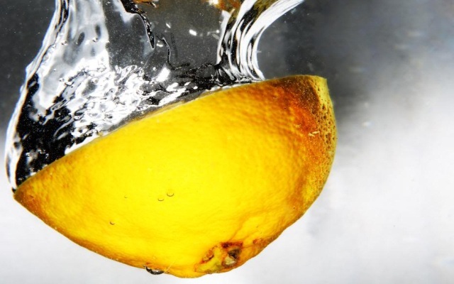 Вода с лимоном натощак польза для кожи лица