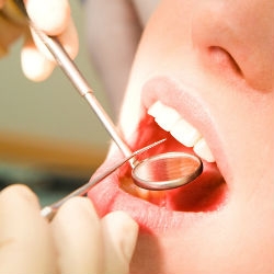 Чем болеют наши зубы крепче