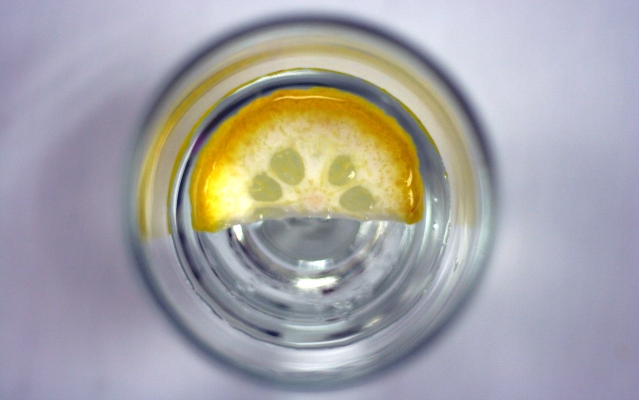Вода с лимоном натощак польза для кожи лица thumbnail