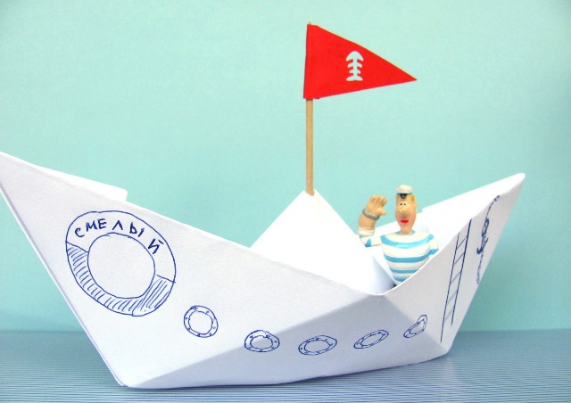 Кораблик из бумаги мк. Кораблик из скорлупки от грецкого ореха. Как сделать кораблик из бумаги подробная инструкция фото