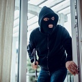 25 опасных признаков того, что ваш дом пустует (и вас хотят ограбить)
