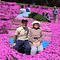 Во имя любви: муж создал сад из тысяч цветов для слепой жены