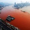 Китайская река Янцзы стала красной