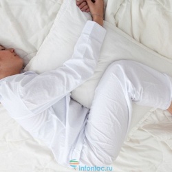 7 причин, почему вам нужно спать с подушкой между ног