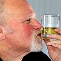 Мужчина ослеп от водки и прозрел от виски